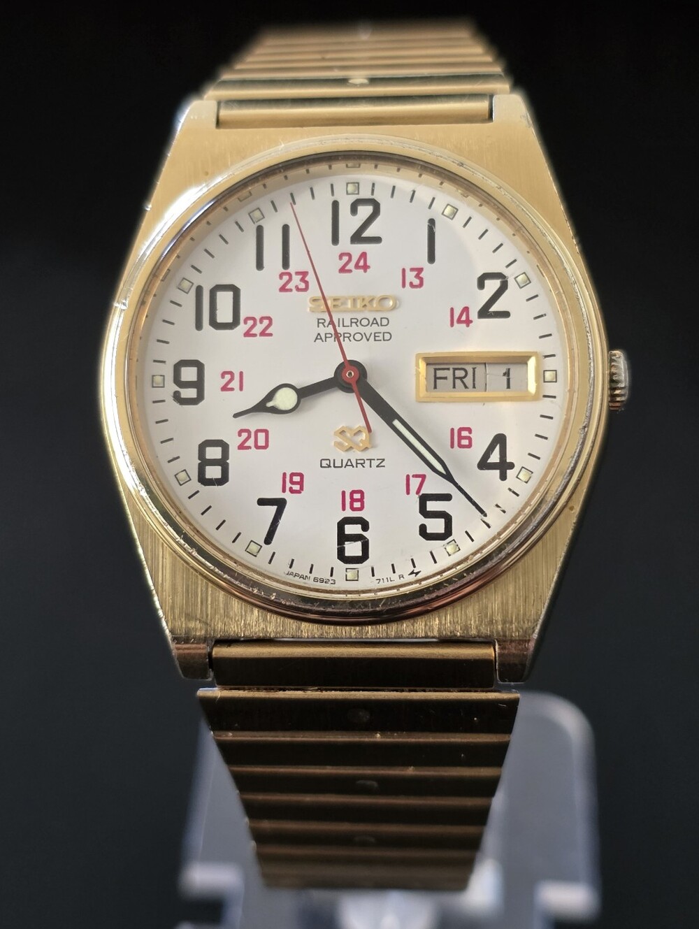 VTG Seiko SQ Gold Plated 6923-7039 Railroad Approved Military Hour 33mm Watch